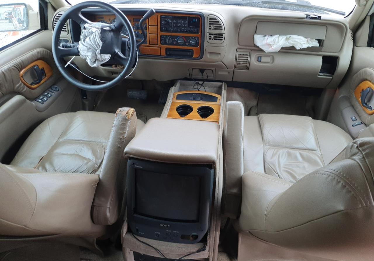 1999 Chevrolet Suburban C1500 VIN: 3GNEC16R9XG143471 Lot: 53856565