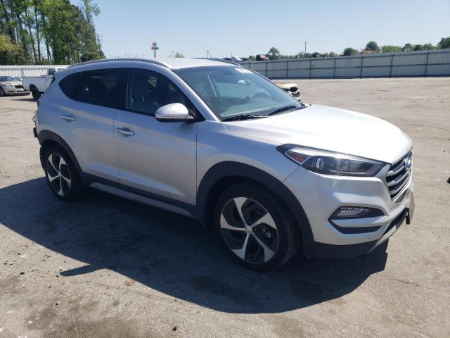  HYUNDAI TUCSON 2017 Srebrny