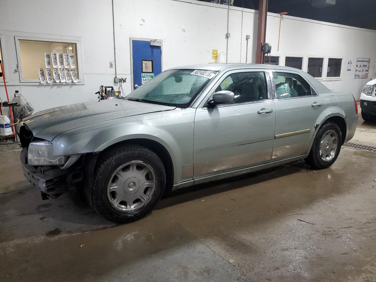 2006 Chrysler 300 Touring zu verkaufen in Blaine, MN - Front End