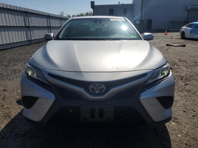  TOYOTA CAMRY 2018 Silver