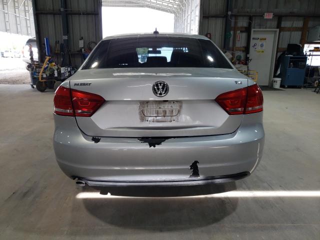  VOLKSWAGEN PASSAT 2015 Серебристый