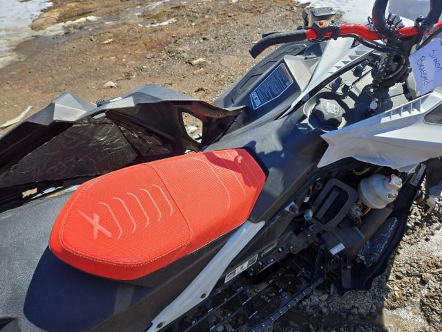 2021 SKIDOO SUMMIT X 8