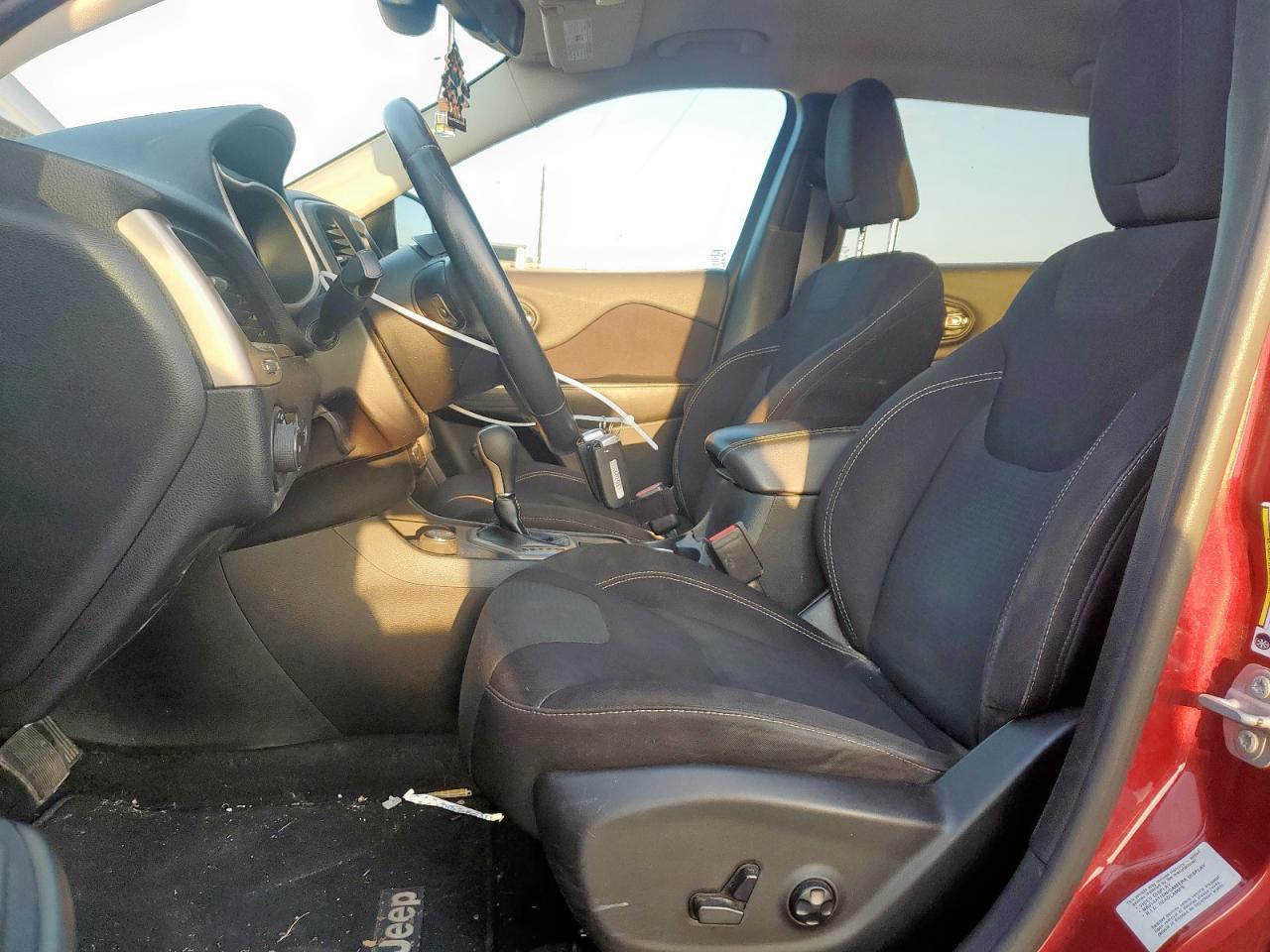 1c4pjmcbxgw185424 1C4PJMCBXGW185424 2016 Jeep Cherokee Latitude