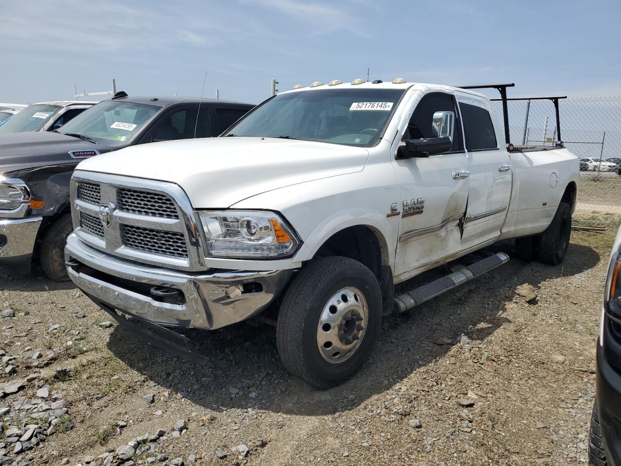 2013 Ram 3500 Laramie zu verkaufen in Chambersburg, PA - All Over