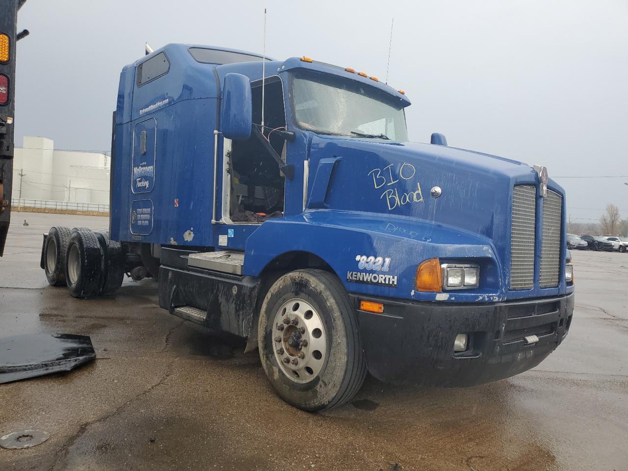 2003 Kenworth T600 Semi Truck for Sale in Moraine, OH - Front End