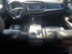 2014 Toyota Highlander Xle for Sale in North Billerica, MA - Minor Dent/Scratches