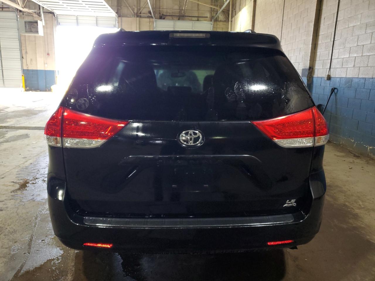 5TDJK3DCXBS026450 2011 Toyota Sienna Le