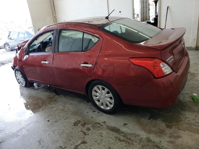  NISSAN VERSA 2018 Czerwony
