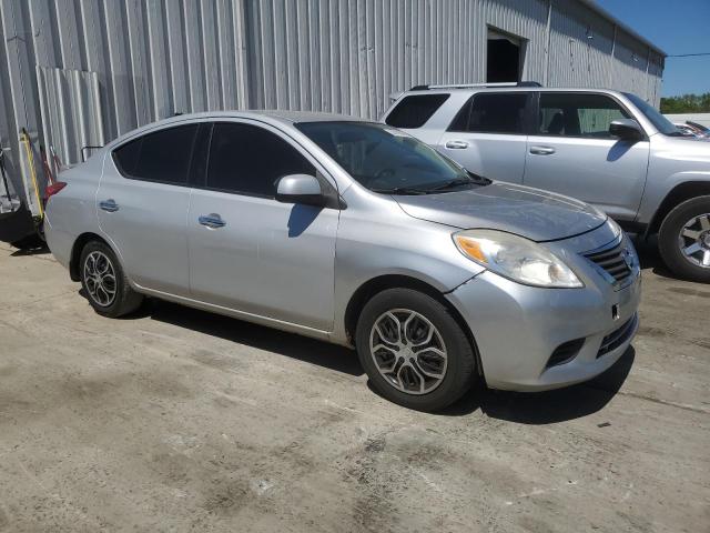  NISSAN VERSA 2014 Сріблястий