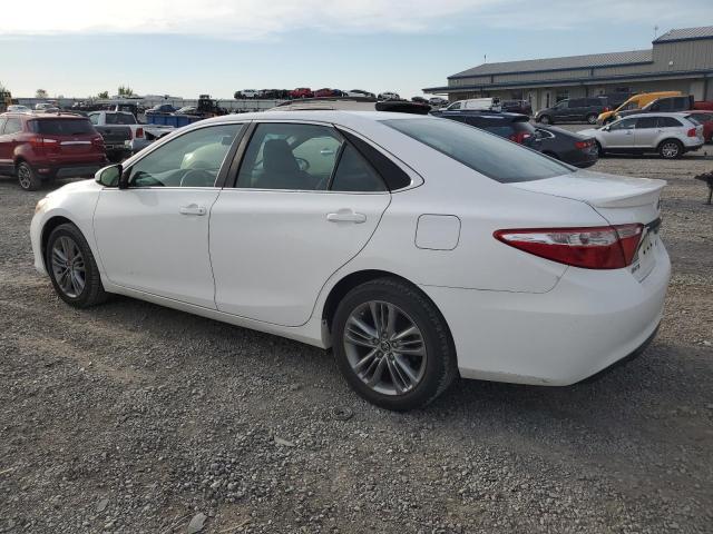 Седани TOYOTA CAMRY 2015 Білий