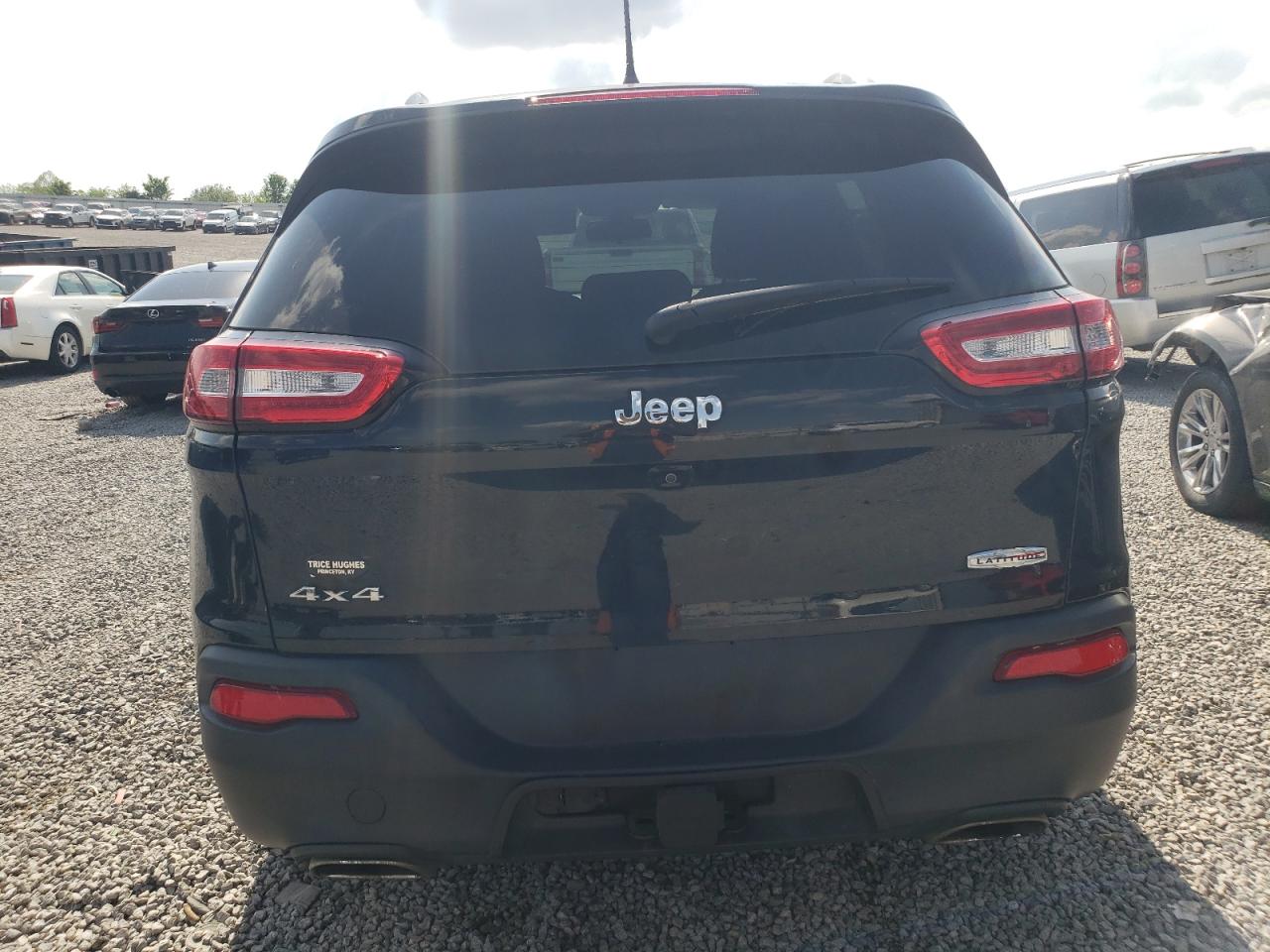 2017 Jeep Cherokee Latitude VIN: 1C4PJMCS8HW530158 Lot: 55264705
