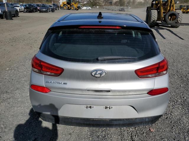  HYUNDAI ELANTRA 2018 Srebrny