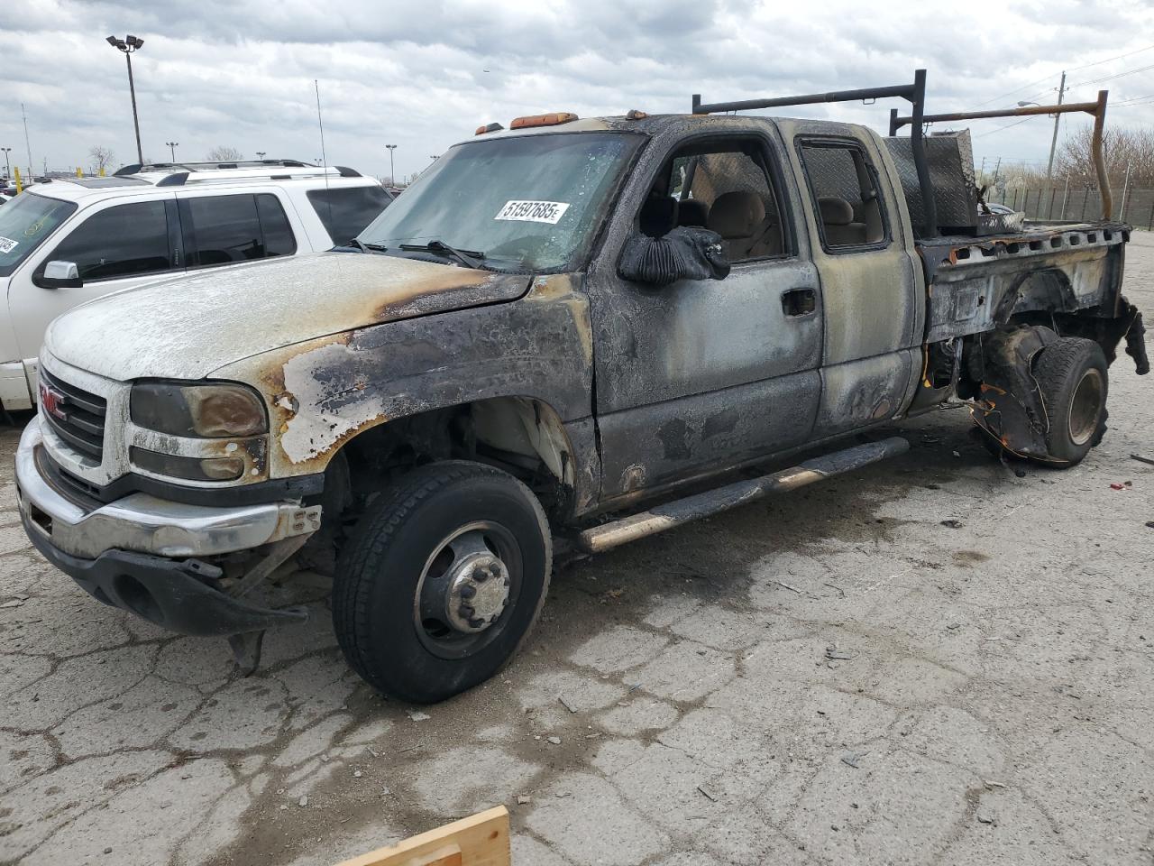 2005 Gmc New Sierra C3500 zu verkaufen in Indianapolis, IN - Burn