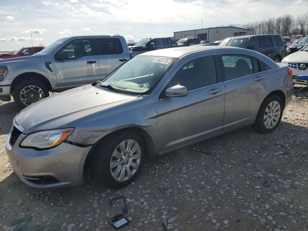 2013 Chrysler 200 Lx للبيع في Wayland، MI - Front End