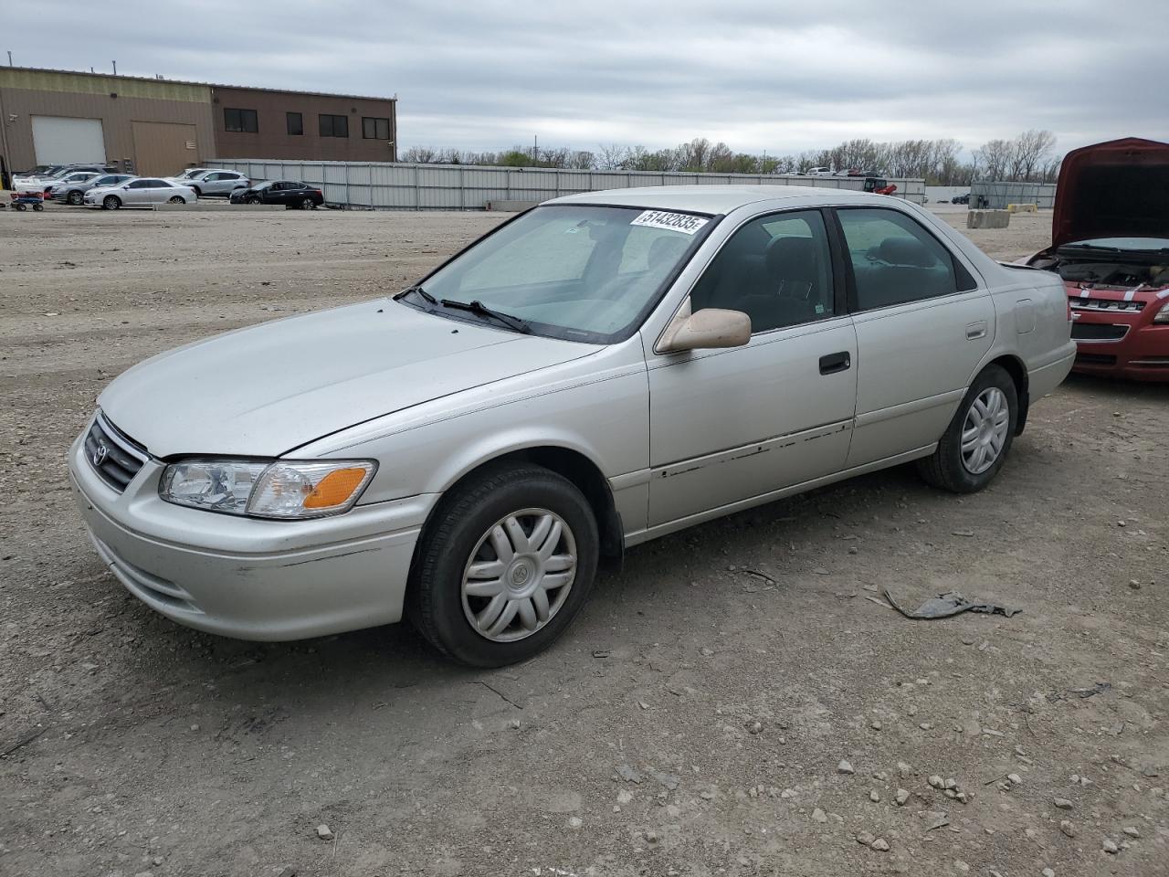 2001 Toyota Camry Ce იყიდება Kansas City-ში, KS - All Over