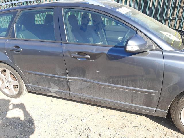 2011 VOLVO V50 SE LUX