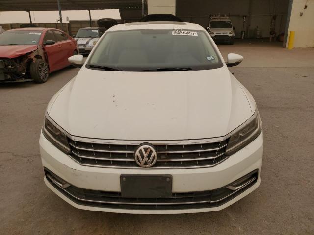 Sedans VOLKSWAGEN PASSAT 2016 Biały