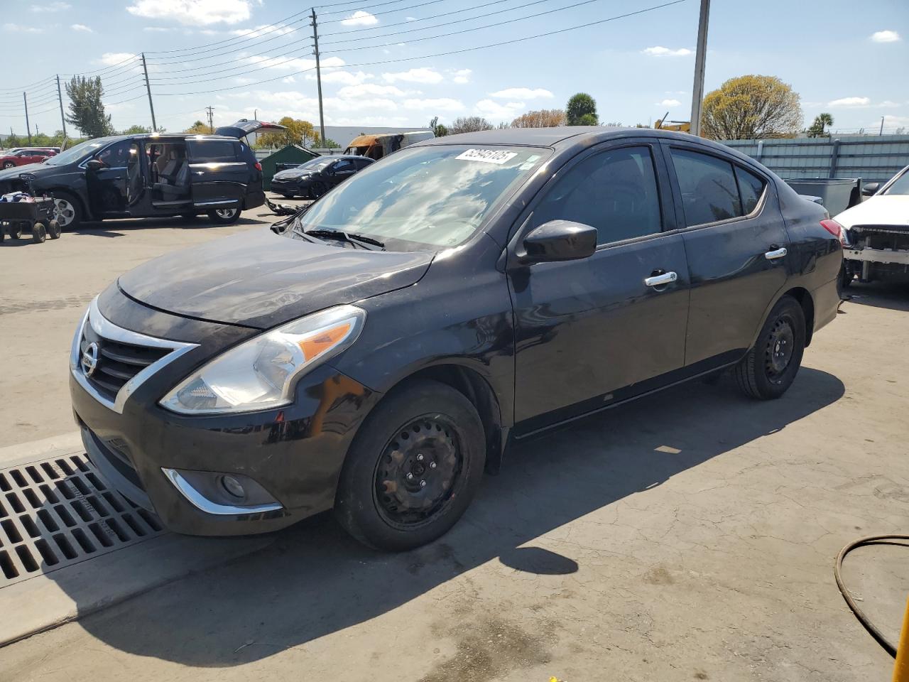2019 Nissan Versa S zu verkaufen in Miami, FL - Water/Flood