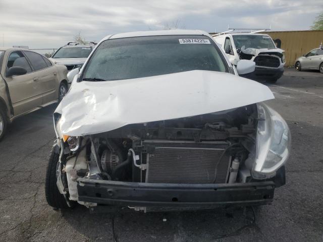  NISSAN VERSA 2018 Белы