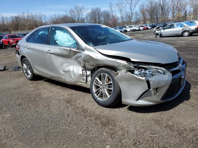  TOYOTA CAMRY 2016 Srebrny