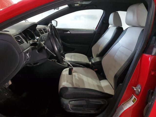 Sedans VOLKSWAGEN JETTA 2016 Czerwony