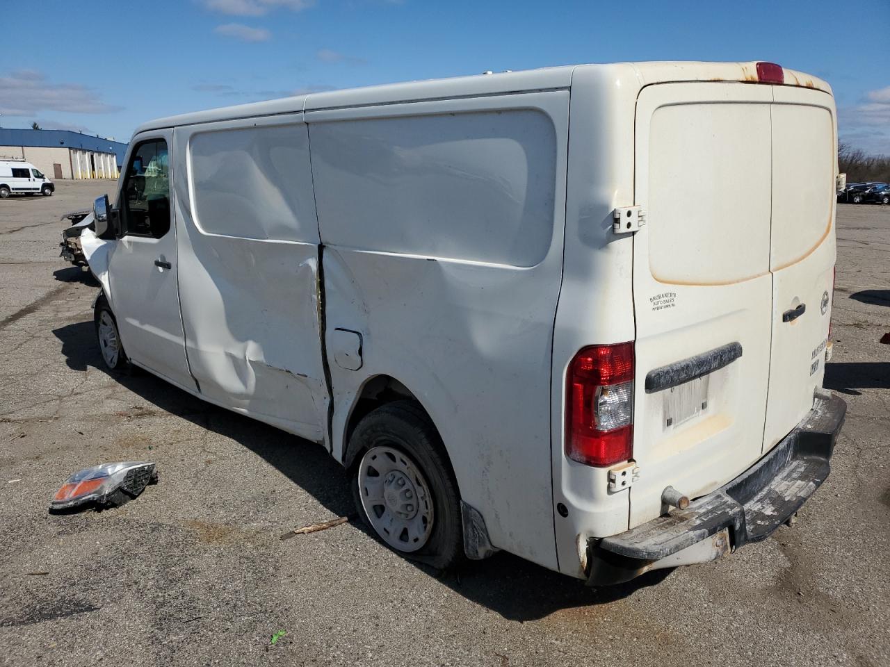 NISSAN NV 2015 VIN 1N6AF0KXXFN809074 zdjęcie 2
