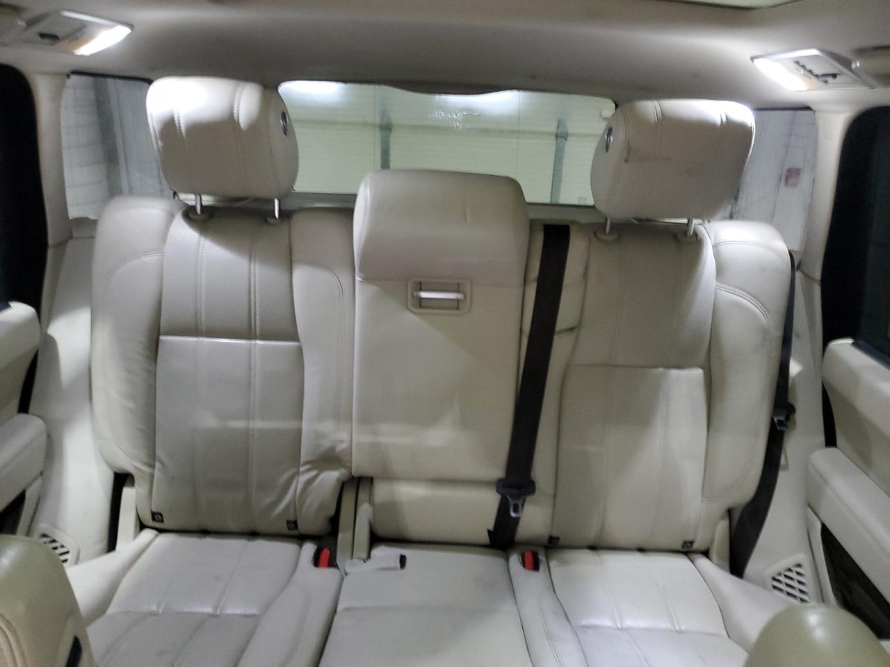 2016 Land Rover Range Rover - Image 10