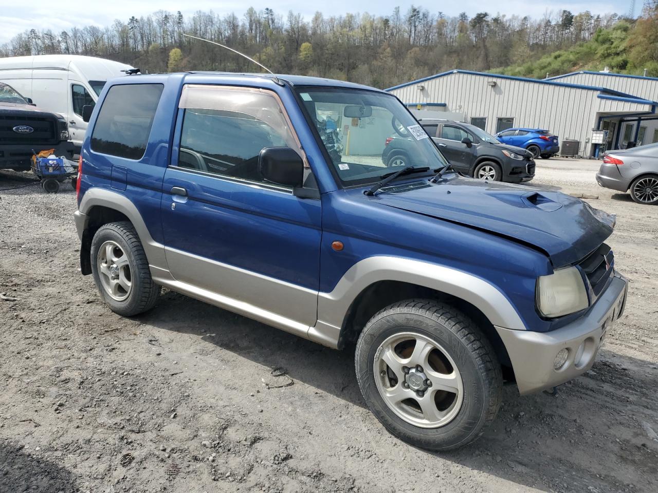 1999 Mitsubishi Pajero продається в Hurricane, WV - Front End