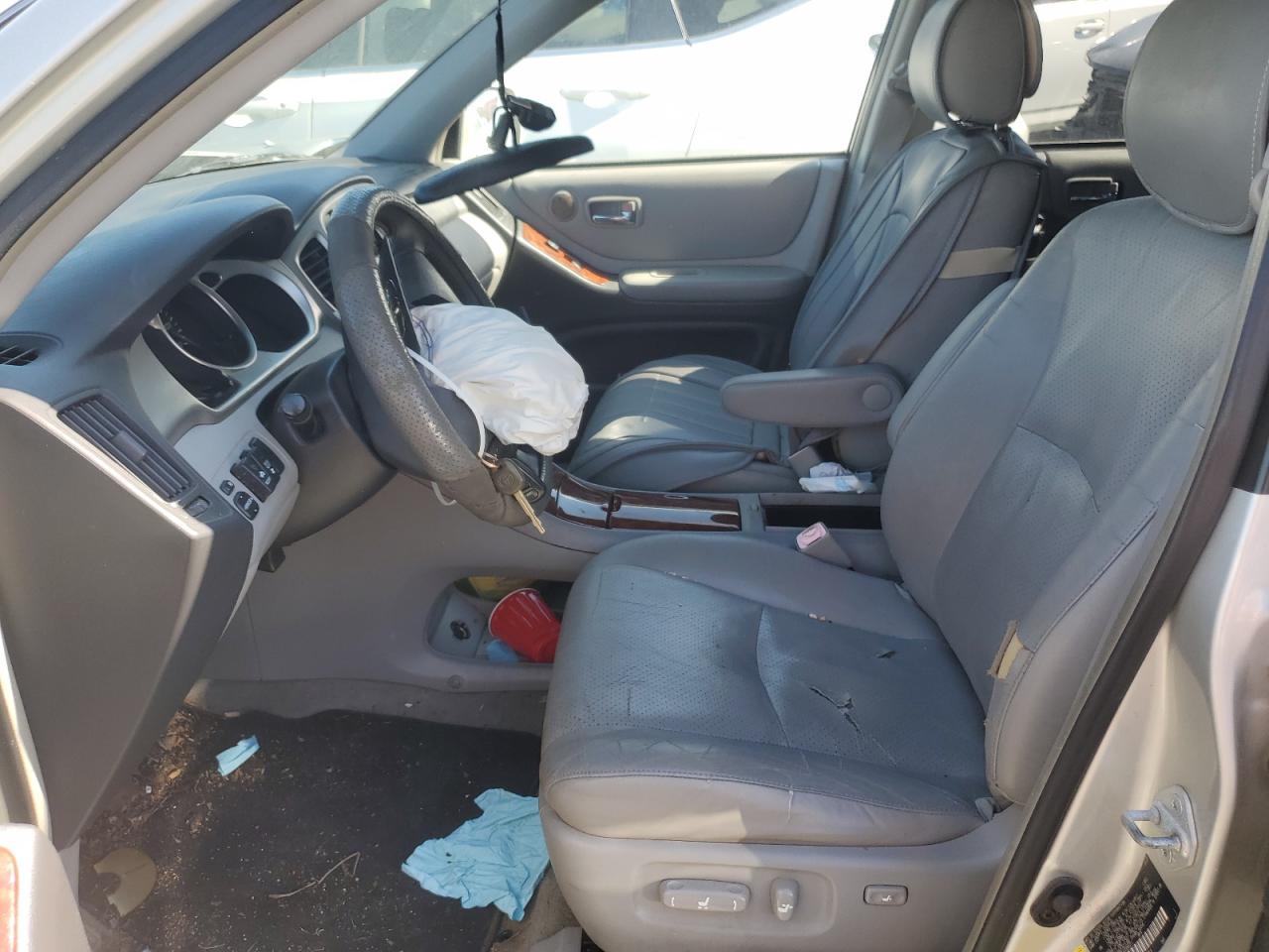 JTEDP21A940006011 2004 Toyota Highlander Base