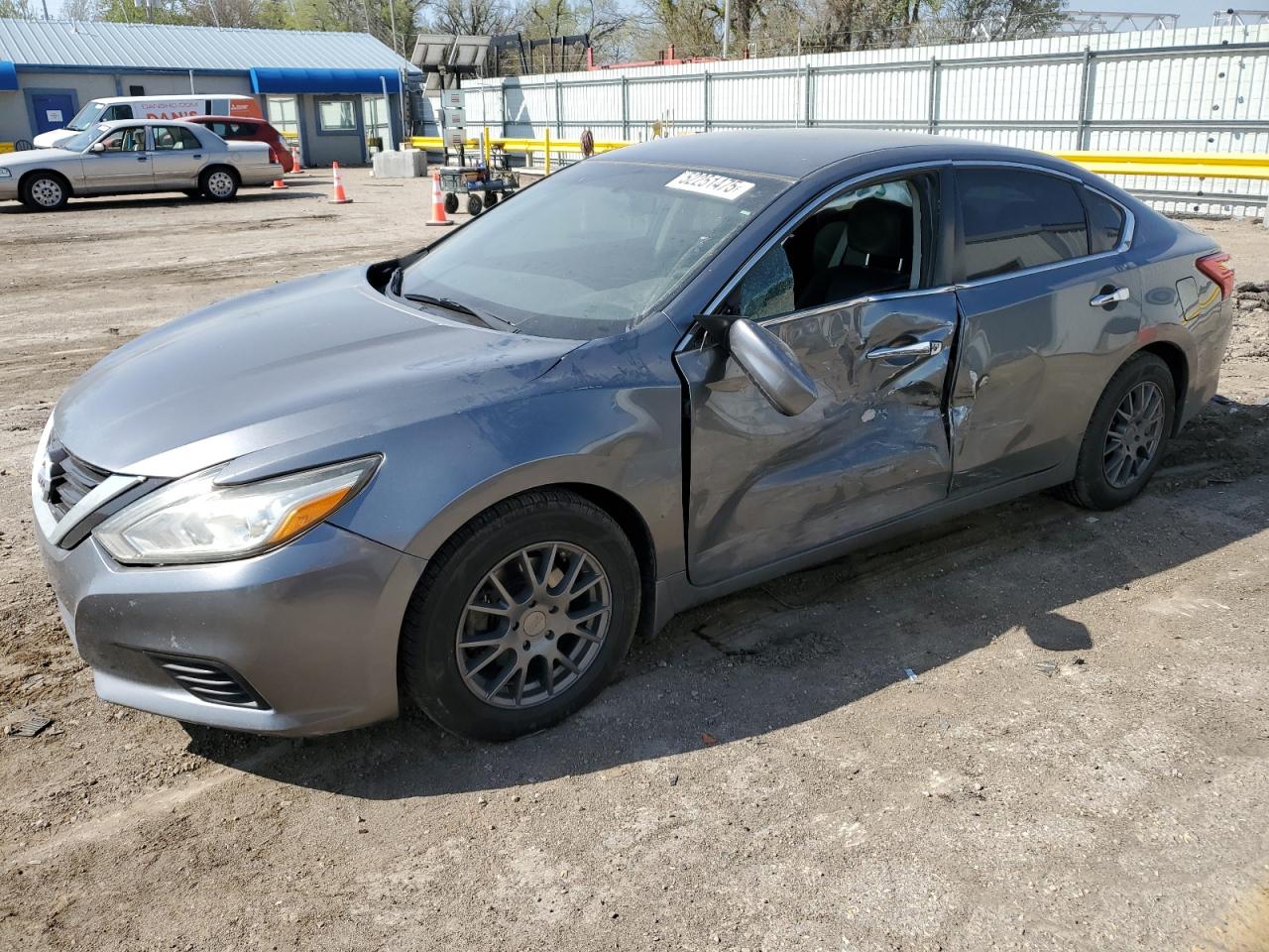 2016 Nissan Altima 2.5 იყიდება Wichita-ში, KS - Side