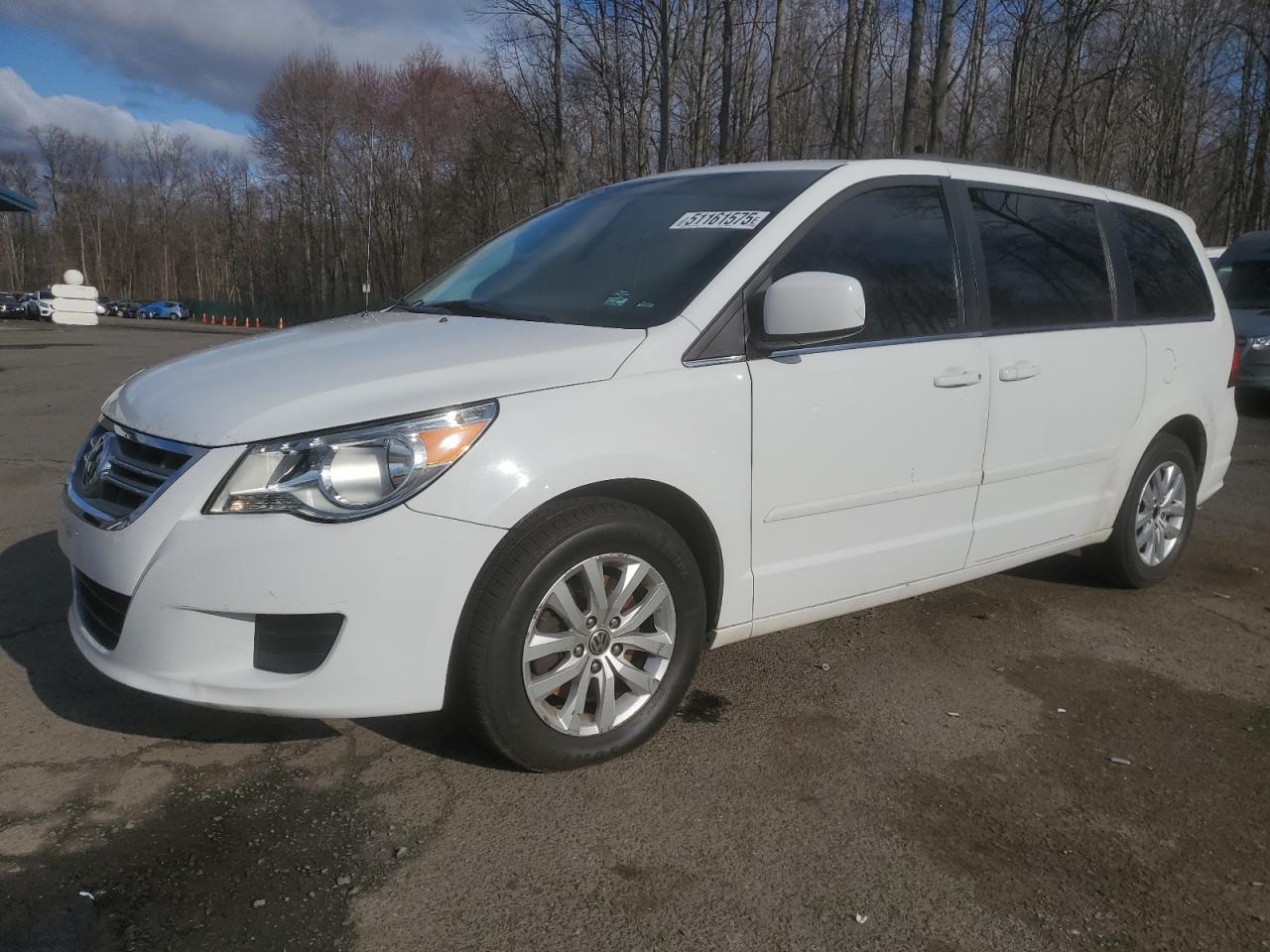 2013 Volkswagen Routan Se for Sale in East Granby, CT - Vandalism