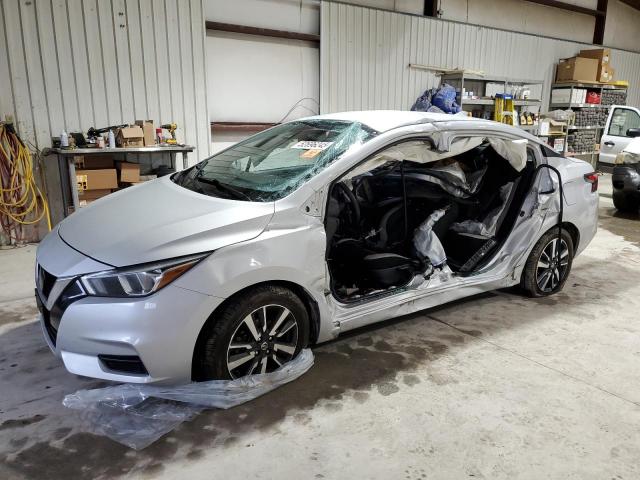  NISSAN VERSA 2021 Srebrny