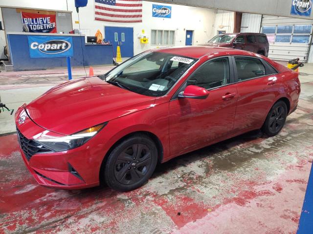  HYUNDAI ELANTRA 2022 Красный