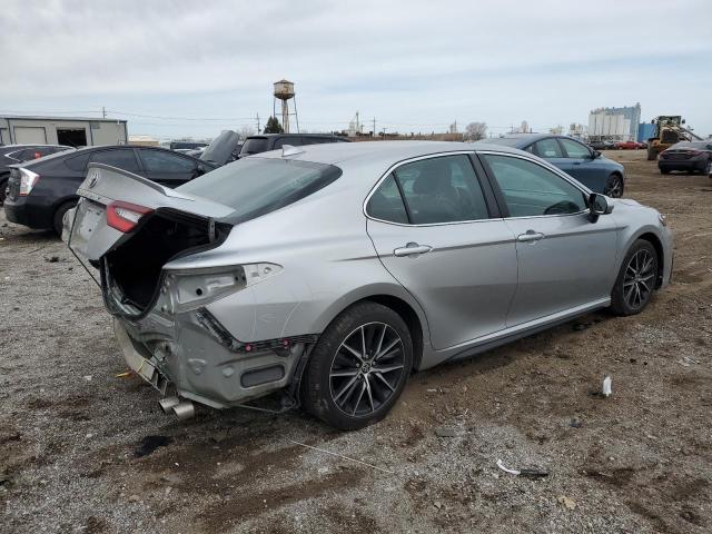  TOYOTA CAMRY 2021 Серебристый