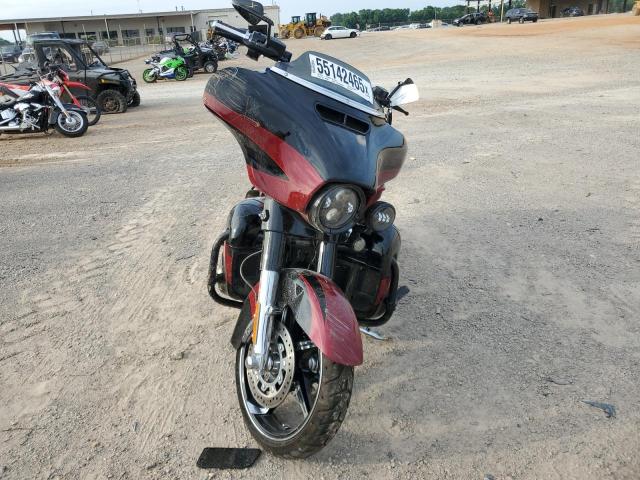  HARLEY-DAVIDSON FL 2017 Красный