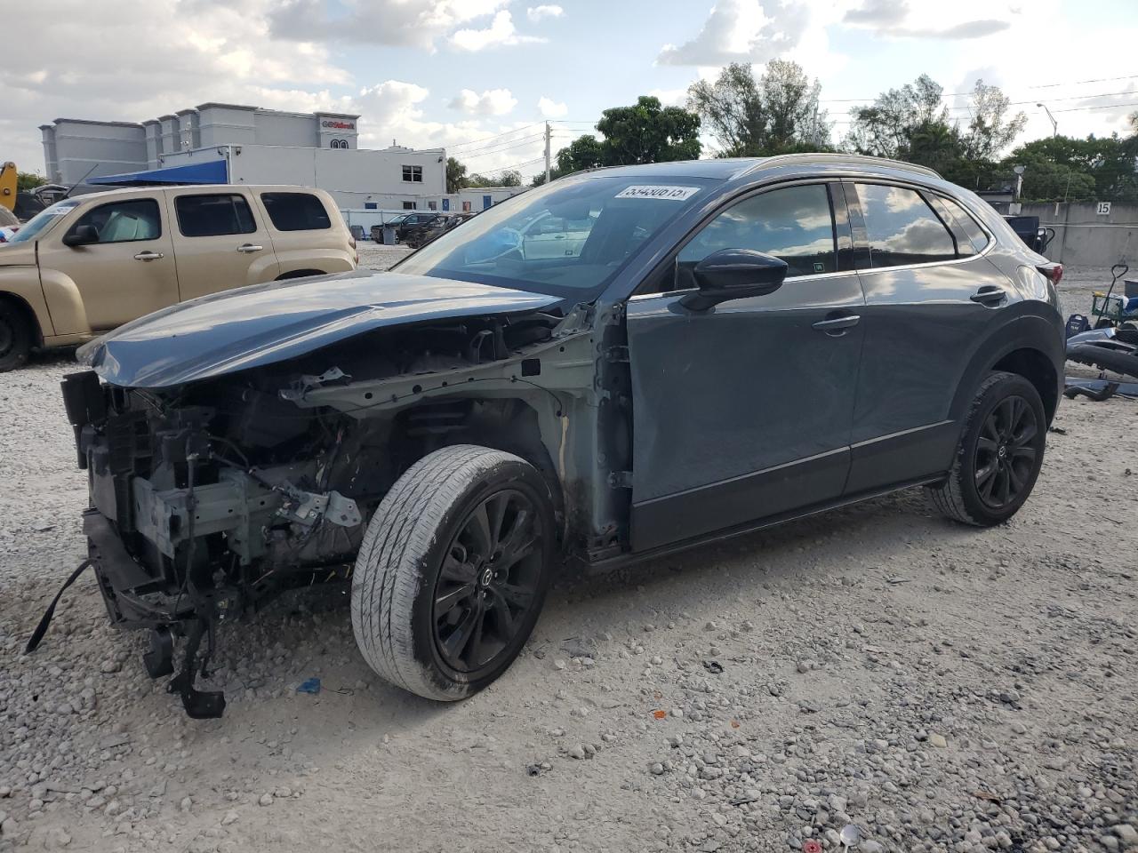 2021 Mazda Cx-30 Premium for Sale in Opa Locka, FL - Front End