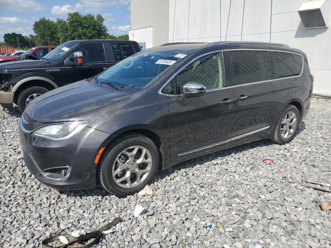 2019 Chrysler Pacifica Limited for Sale in Apopka, FL - Front End