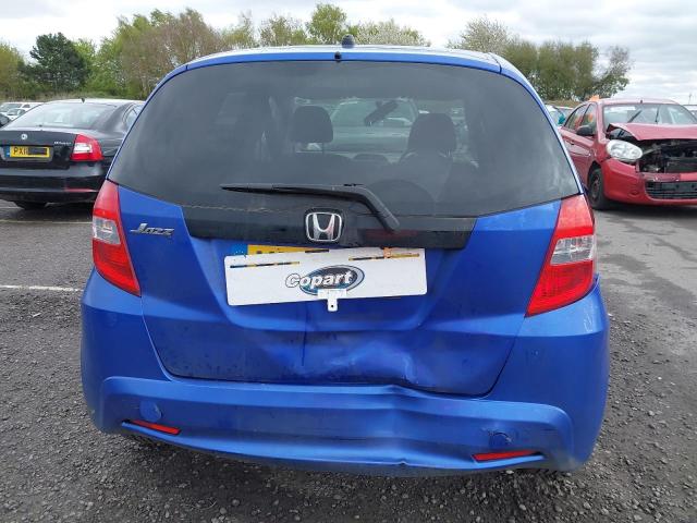 2014 HONDA JAZZ ES +