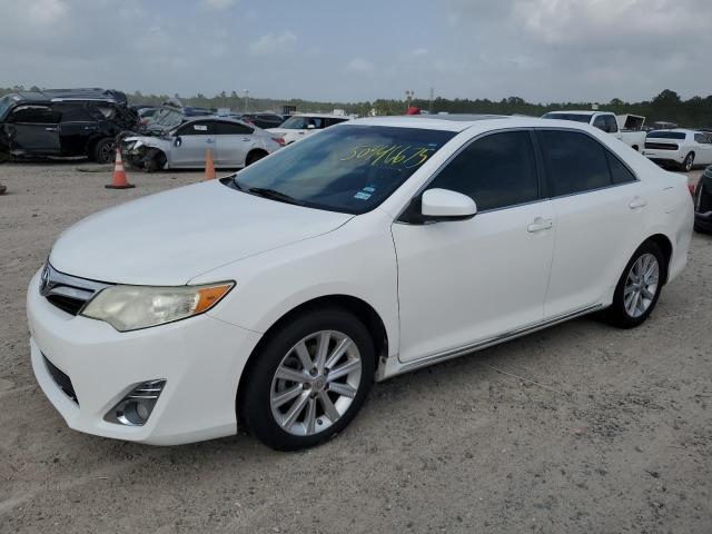  TOYOTA CAMRY 2014 Biały