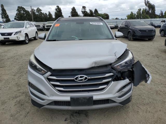  HYUNDAI TUCSON 2017 Серебристый