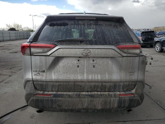  TOYOTA RAV4 2022 Серебристый