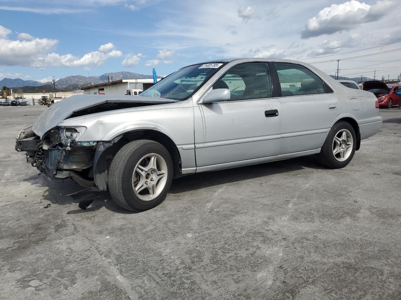 1997 Toyota Camry Ce for Sale in Sun Valley, CA - Front End