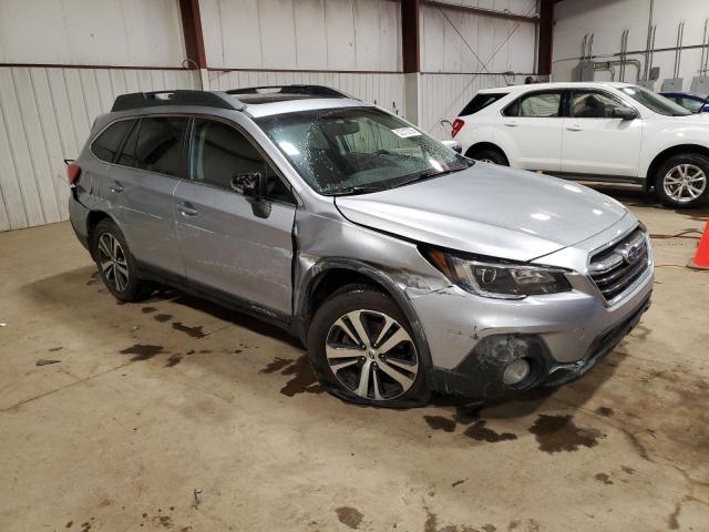  SUBARU OUTBACK 2018 Srebrny