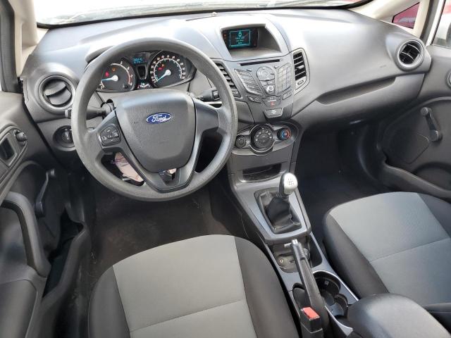 Sedans FORD FIESTA 2017 White