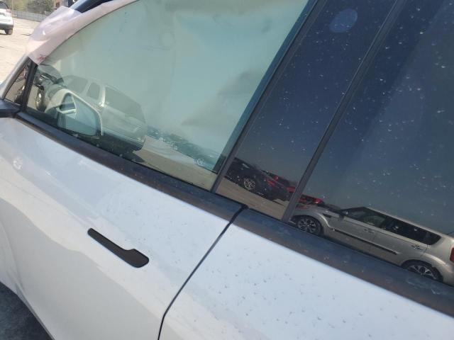  TESLA MODEL Y 2024 Biały