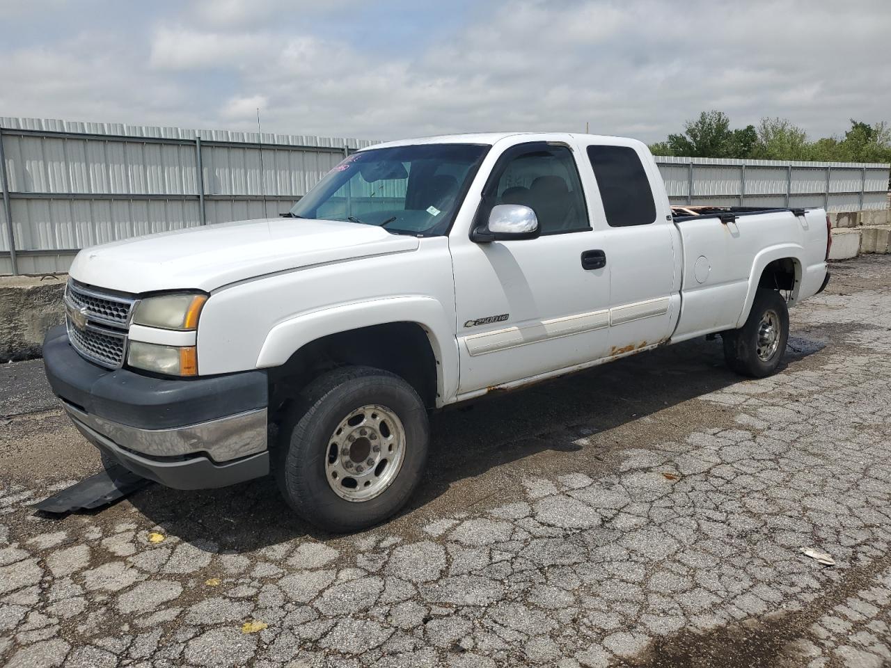 2005 Chevrolet Silverado C2500 Heavy Duty zu verkaufen in Bridgeton, MO - Rear End