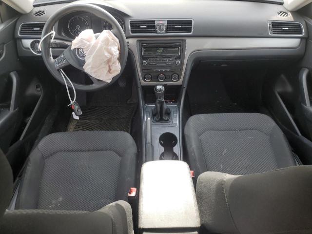  VOLKSWAGEN PASSAT 2015 Червоний