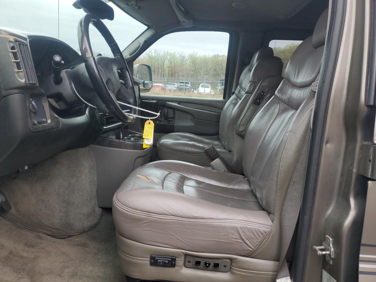 2005 Chevrolet Express at MD - Baltimore, Copart lot 2005 Chevrolet Express at MD - Baltimore, Copart lot