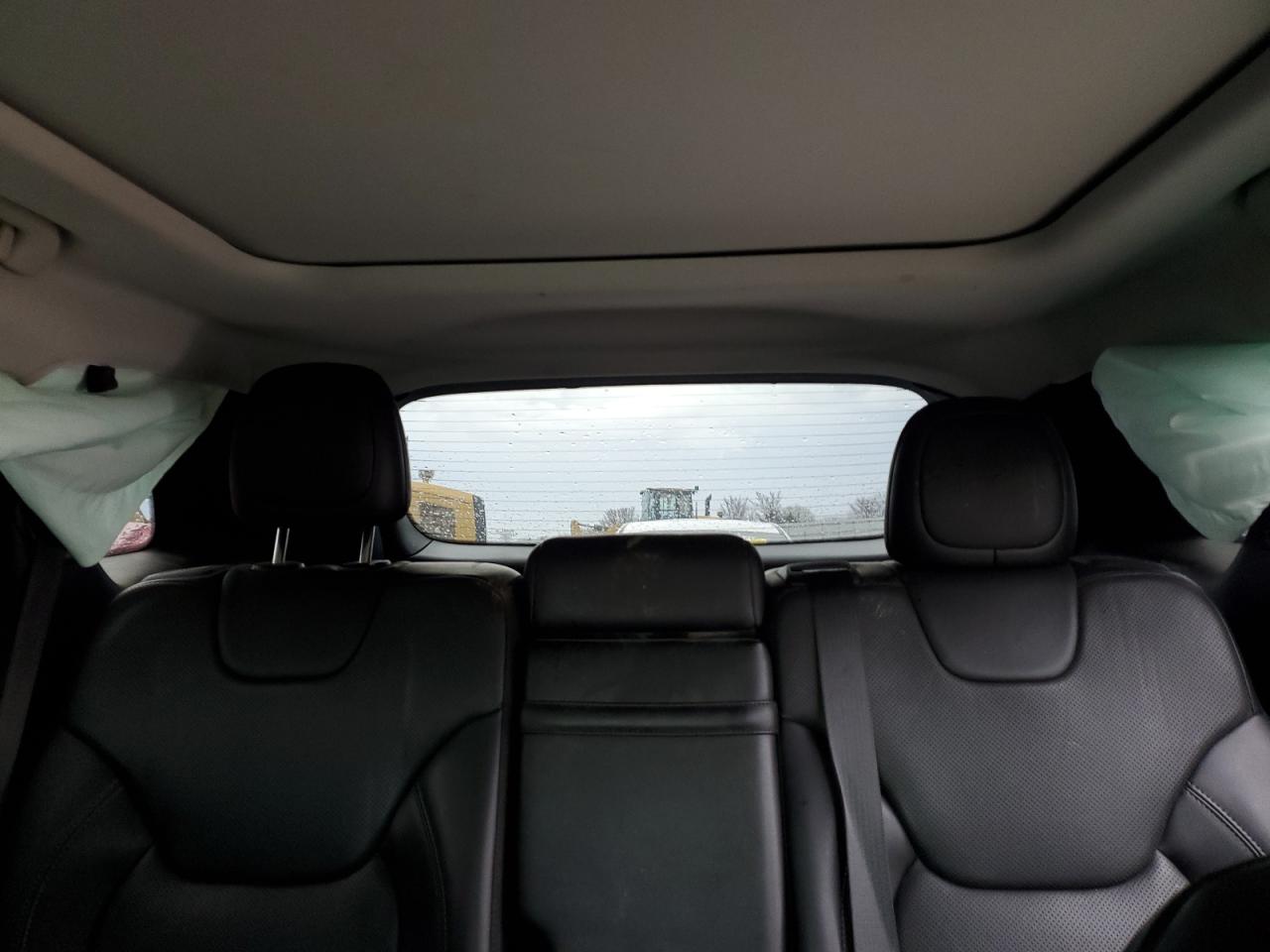 2019 Jeep Cherokee Overland VIN: 1C4PJMJX7KD160984 Lot: 51477275