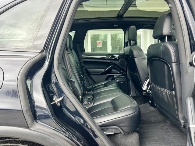 Parquets PORSCHE CAYENNE 2016 Granatowy